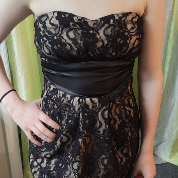 Dress - Picture 2 of 6